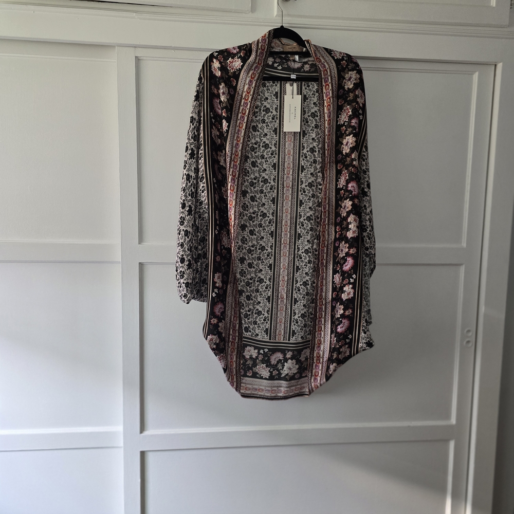 NWT Kachel For Anthropologie Black & Pink Floral Border Kimono